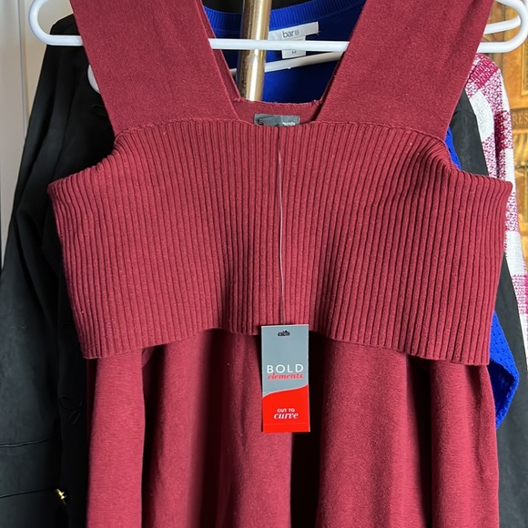 Burgundy off shoulders sweater - Picture 4 of 4